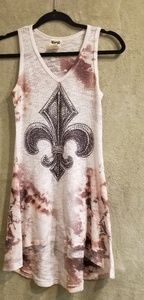 Vocal 'v' neck long on sides tank..